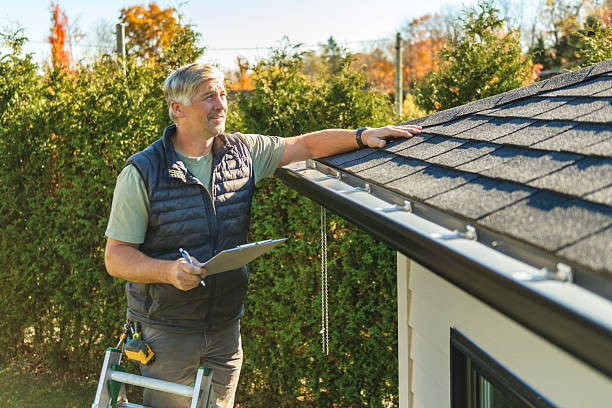 Professional Roofing technician working in Moore, SC